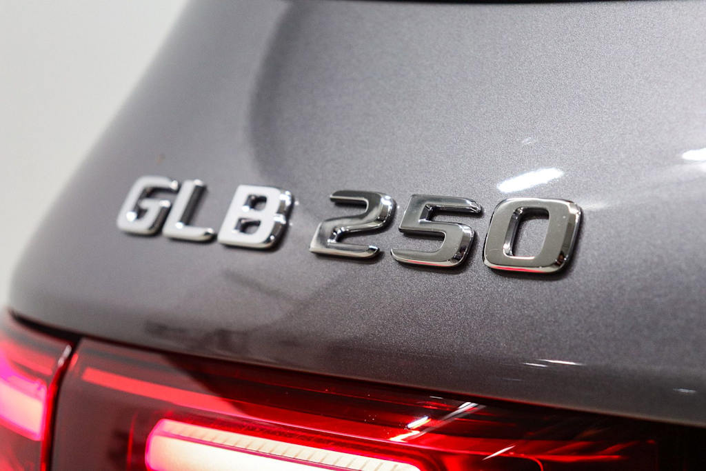 Thumbnail: 2026 Mercedes-Benz GLB - 6