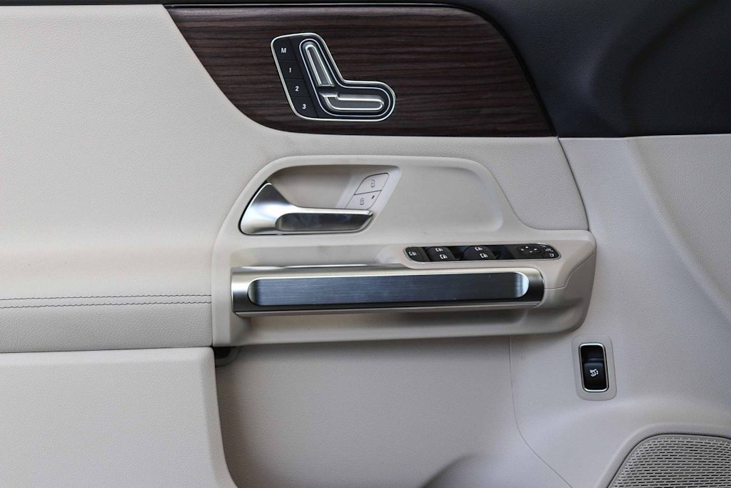 Thumbnail: 2026 Mercedes-Benz GLB - 25