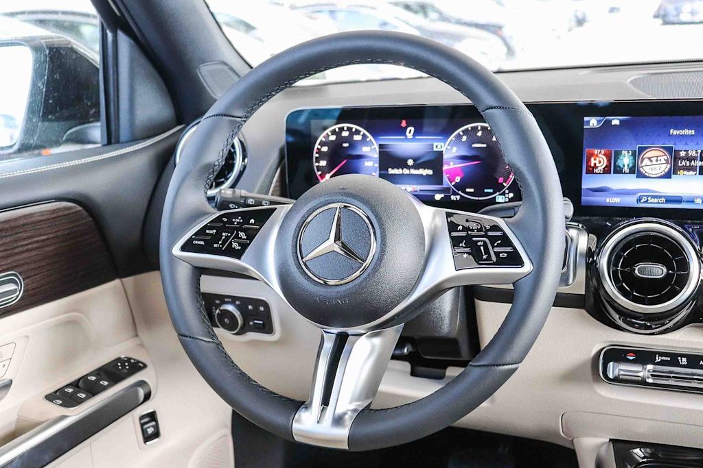 Thumbnail: 2026 Mercedes-Benz GLB - 8