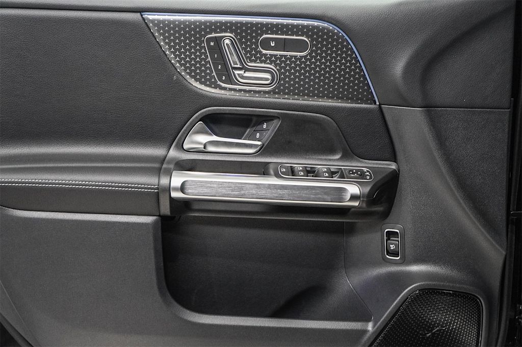 Thumbnail: 2025 Mercedes-Benz GLB - 26