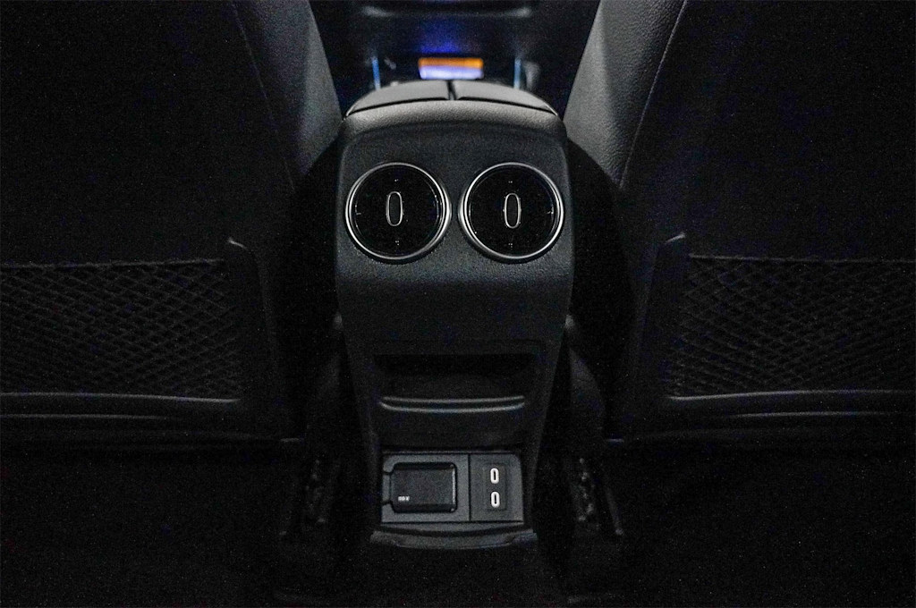 Thumbnail: 2025 Mercedes-Benz GLB - 24