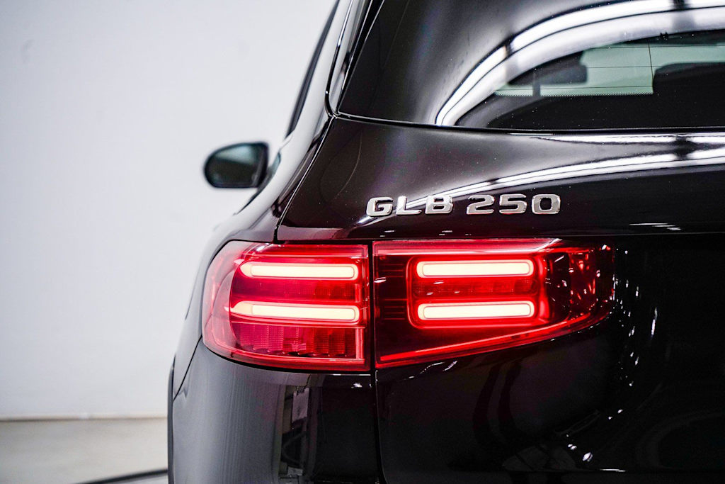 Thumbnail: 2025 Mercedes-Benz GLB - 19