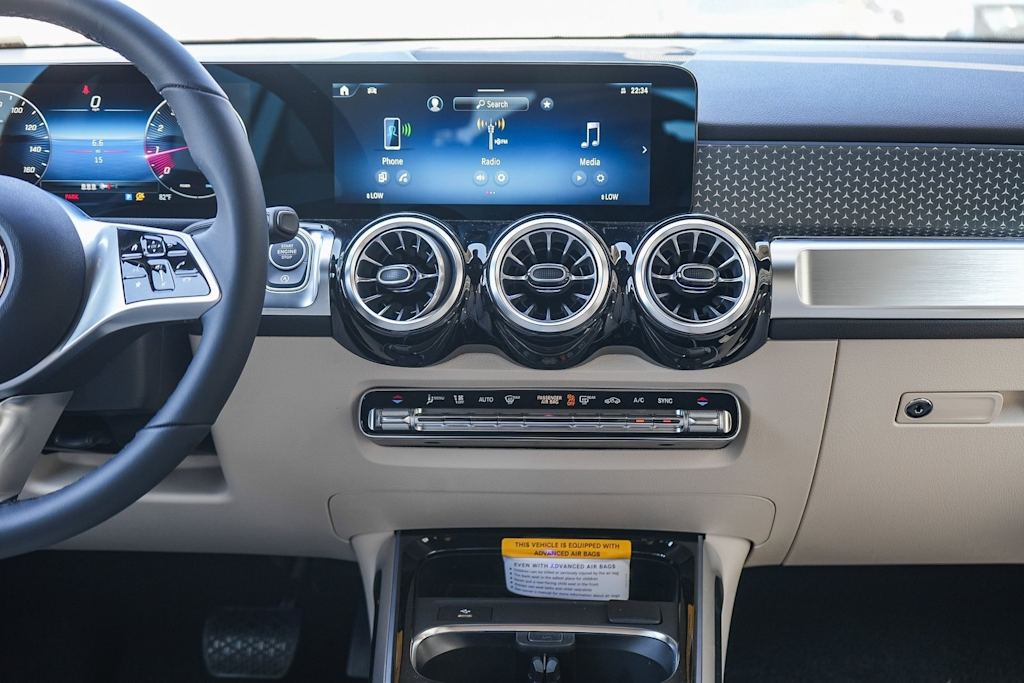 Thumbnail: 2025 Mercedes-Benz GLB - 8