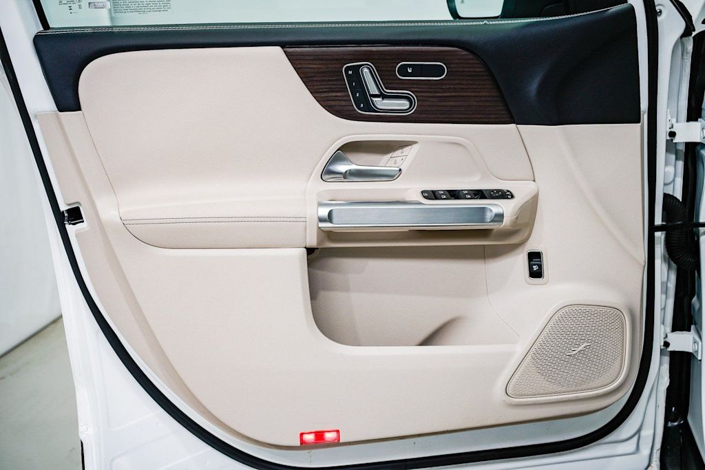 Thumbnail: 2026 Mercedes-Benz GLB - 21