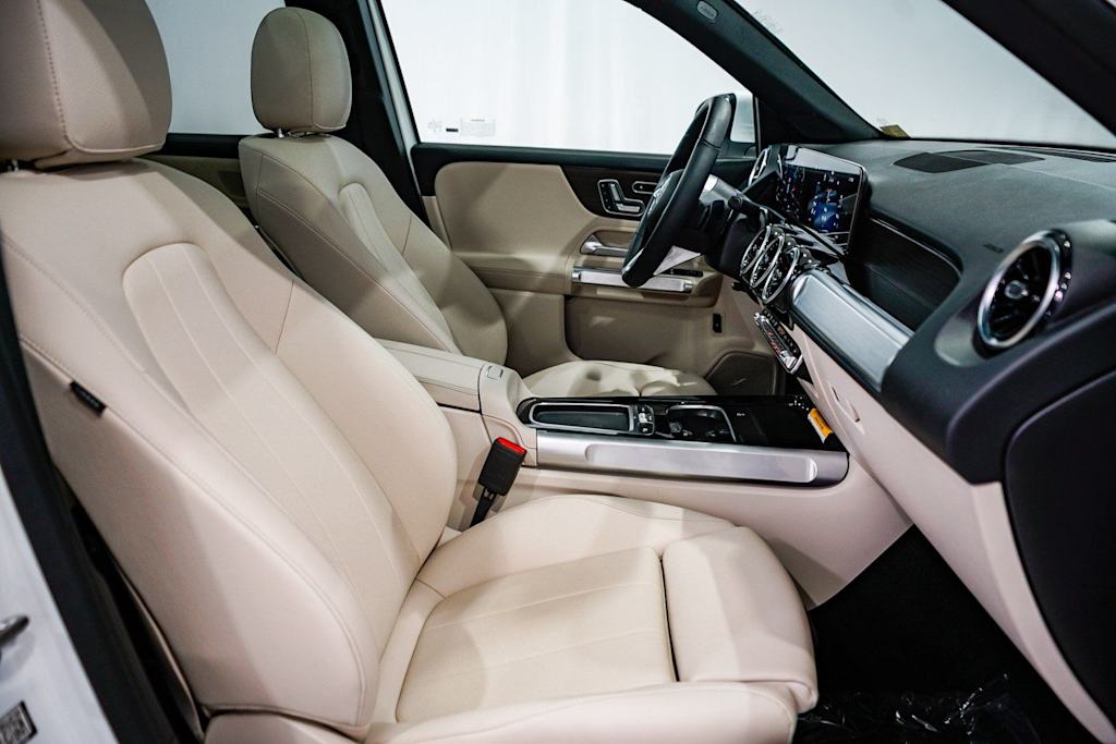 Thumbnail: 2026 Mercedes-Benz GLB - 10