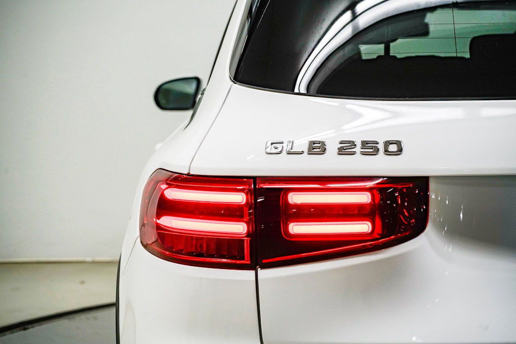 Thumbnail: 2026 Mercedes-Benz GLB - 20