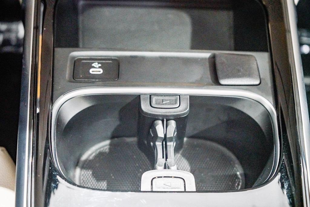 Thumbnail: 2026 Mercedes-Benz GLB - 15