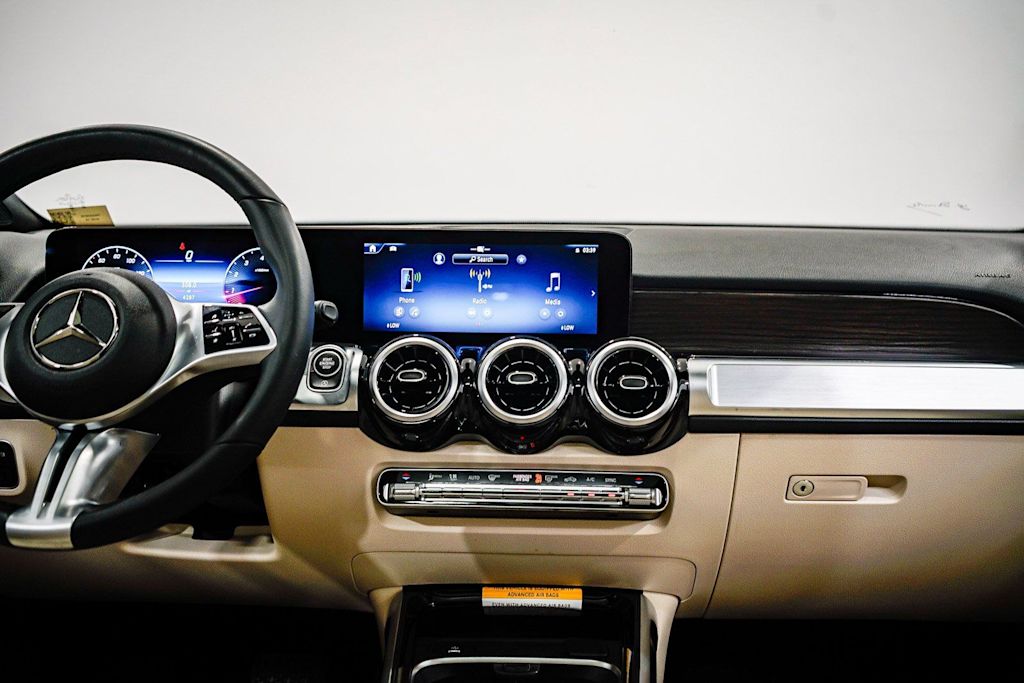 Thumbnail: 2026 Mercedes-Benz GLB - 9