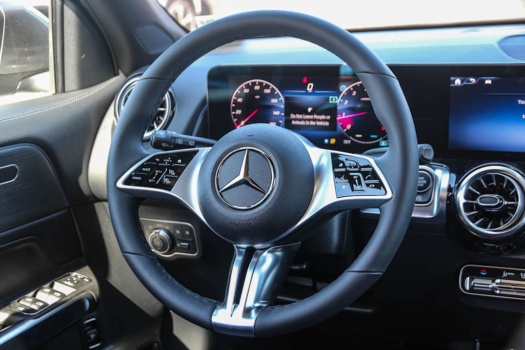 Thumbnail: 2026 Mercedes-Benz GLB - 9