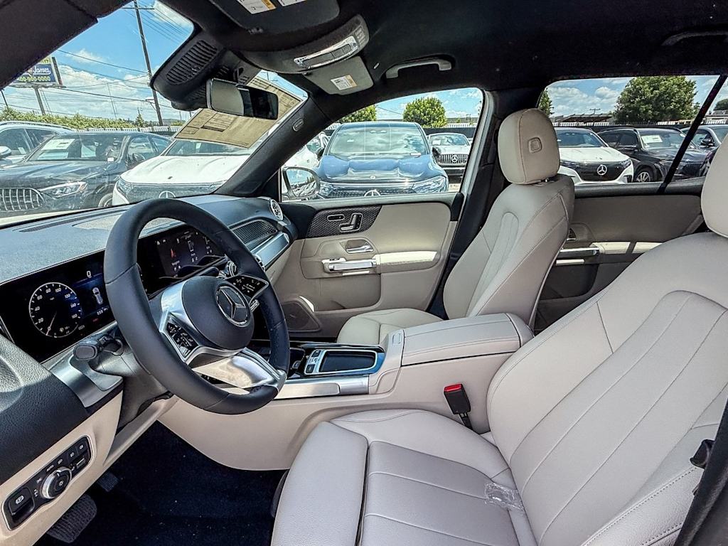 Thumbnail: 2025 Mercedes-Benz GLB - 10