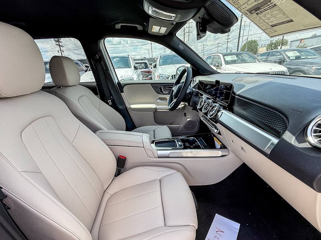 Thumbnail: 2025 Mercedes-Benz GLB - 9