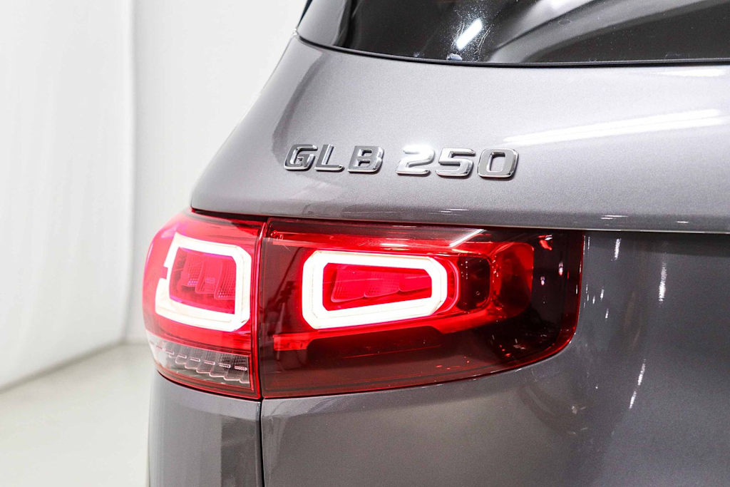 Thumbnail: 2022 Mercedes-Benz GLB - 6