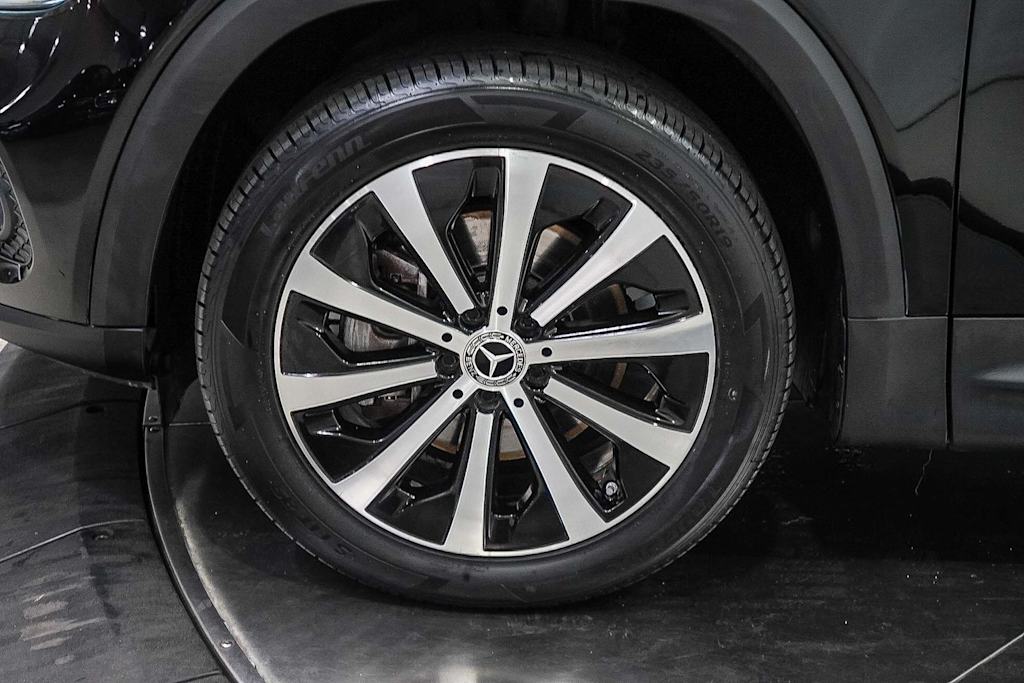 Thumbnail: 2022 Mercedes-Benz GLB - 21