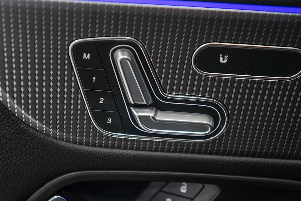 Thumbnail: 2022 Mercedes-Benz GLB - 26