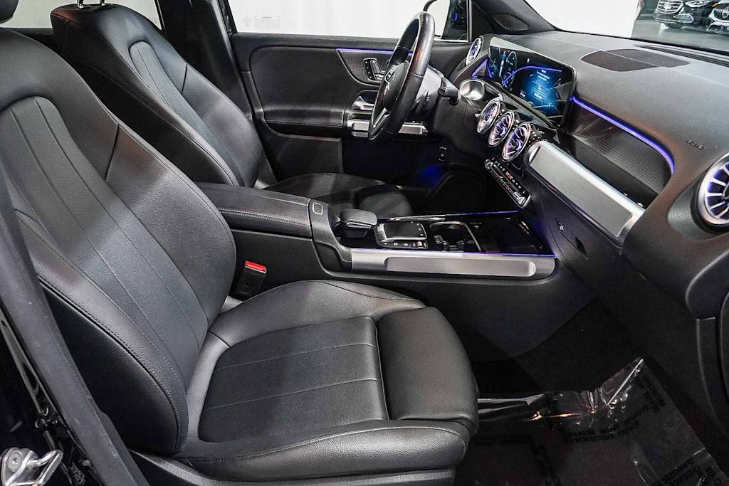 Thumbnail: 2022 Mercedes-Benz GLB - 10