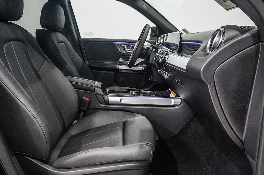 Thumbnail: 2025 Mercedes-Benz GLB - 9