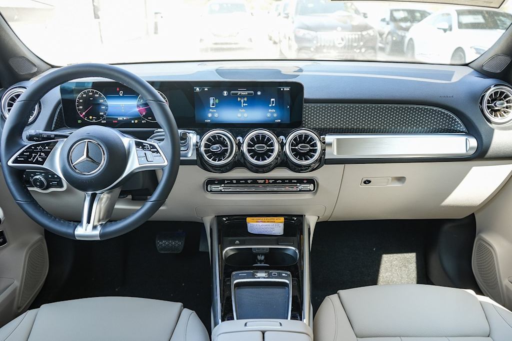 Thumbnail: 2025 Mercedes-Benz GLB - 2