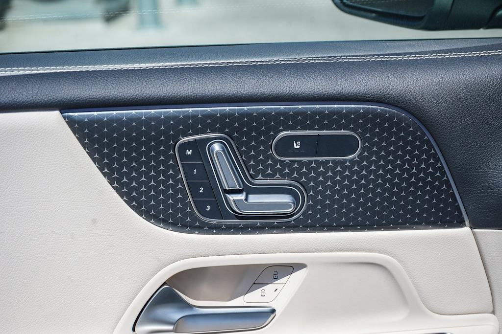 Thumbnail: 2025 Mercedes-Benz GLB - 27