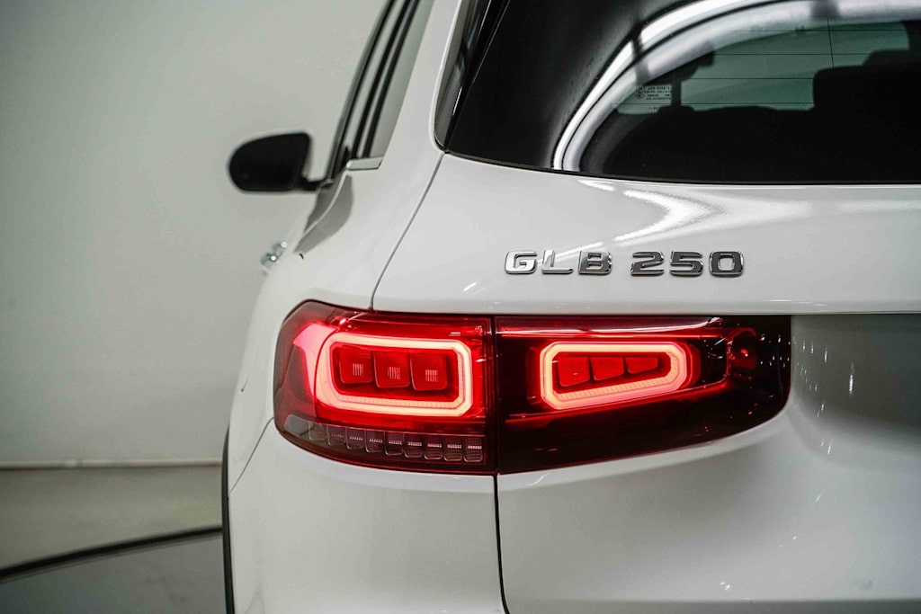 Thumbnail: 2023 Mercedes-Benz GLB - 19