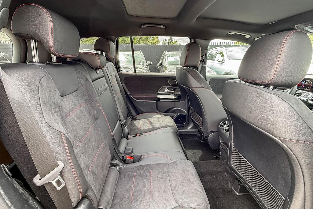 Thumbnail: 2025 Mercedes-Benz GLB - 12