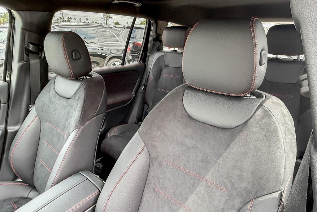 Thumbnail: 2025 Mercedes-Benz GLB - 28