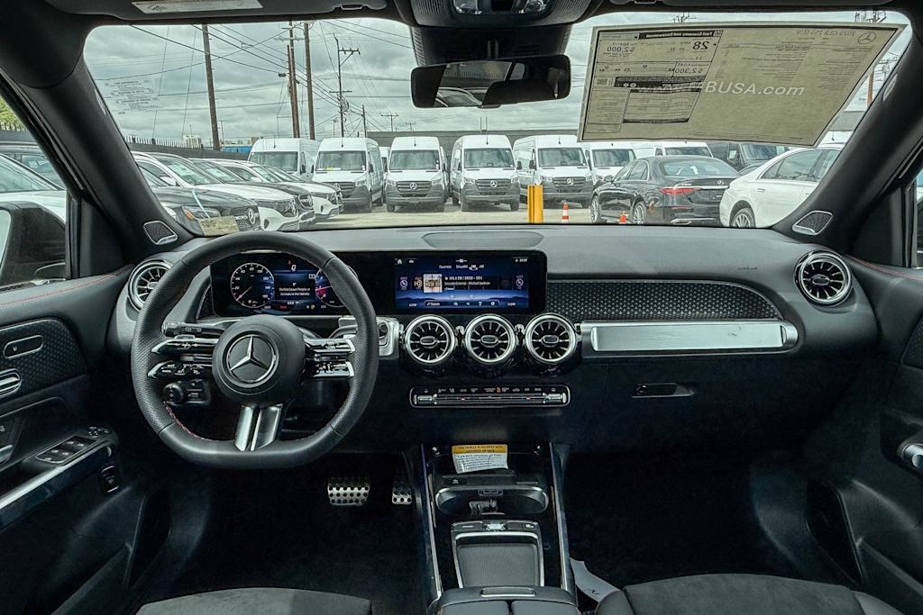 Thumbnail: 2025 Mercedes-Benz GLB - 2