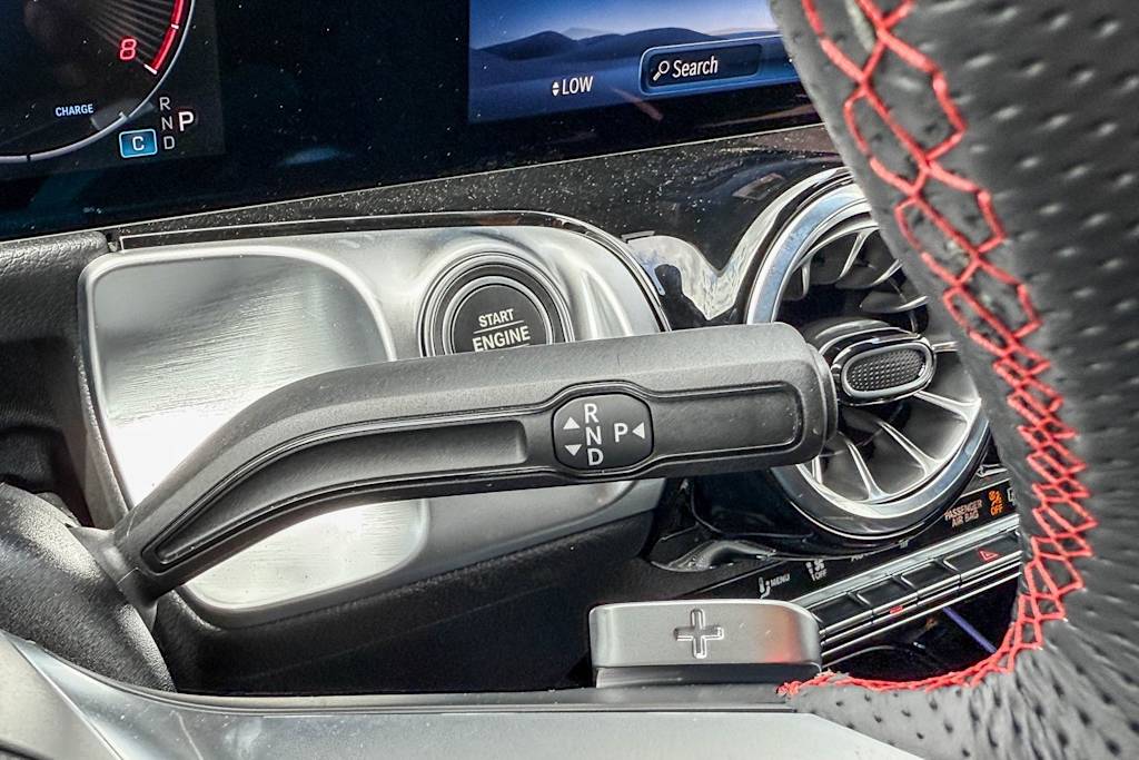 Thumbnail: 2025 Mercedes-Benz GLB - 8