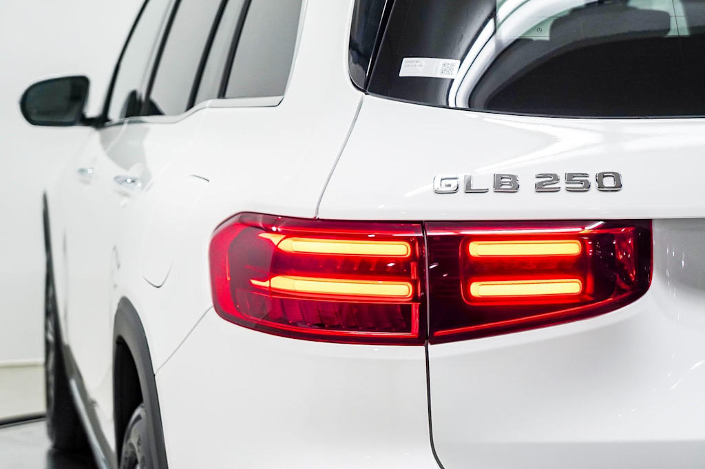 2025 Mercedes-Benz GLB 250 22