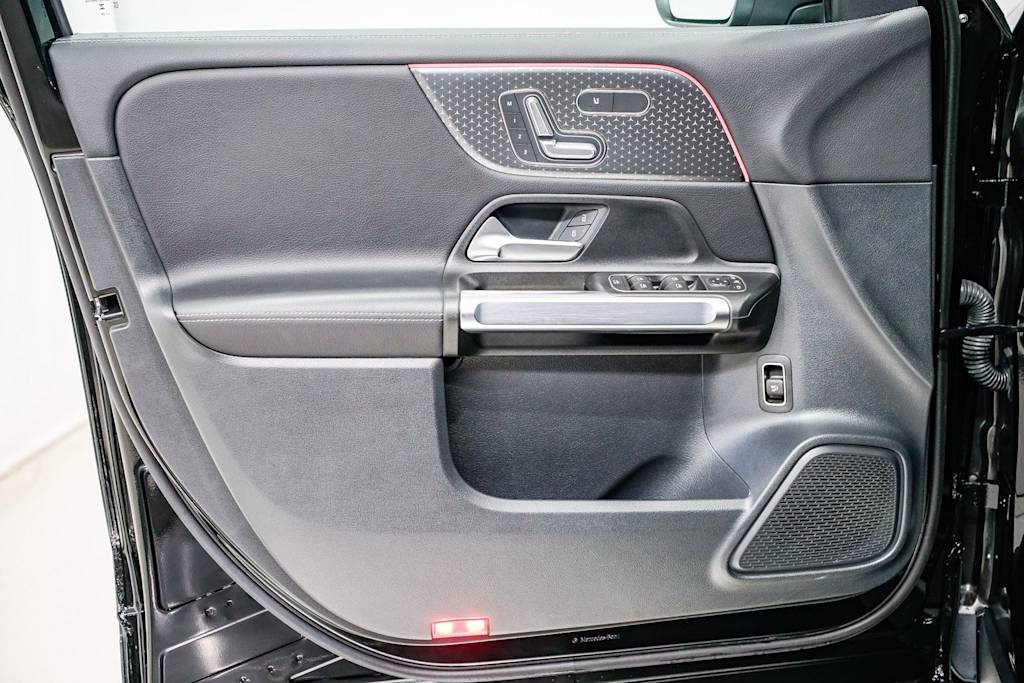 Thumbnail: 2025 Mercedes-Benz GLB - 21