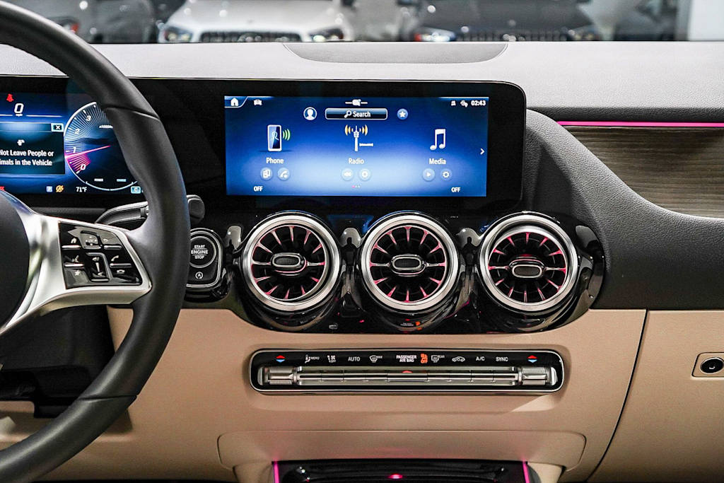 Thumbnail: 2026 Mercedes-Benz GLA - 13