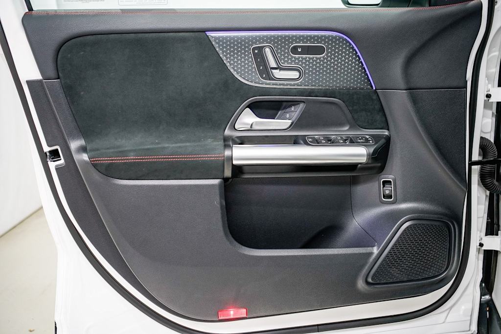 Thumbnail: 2025 Mercedes-Benz GLA - 24