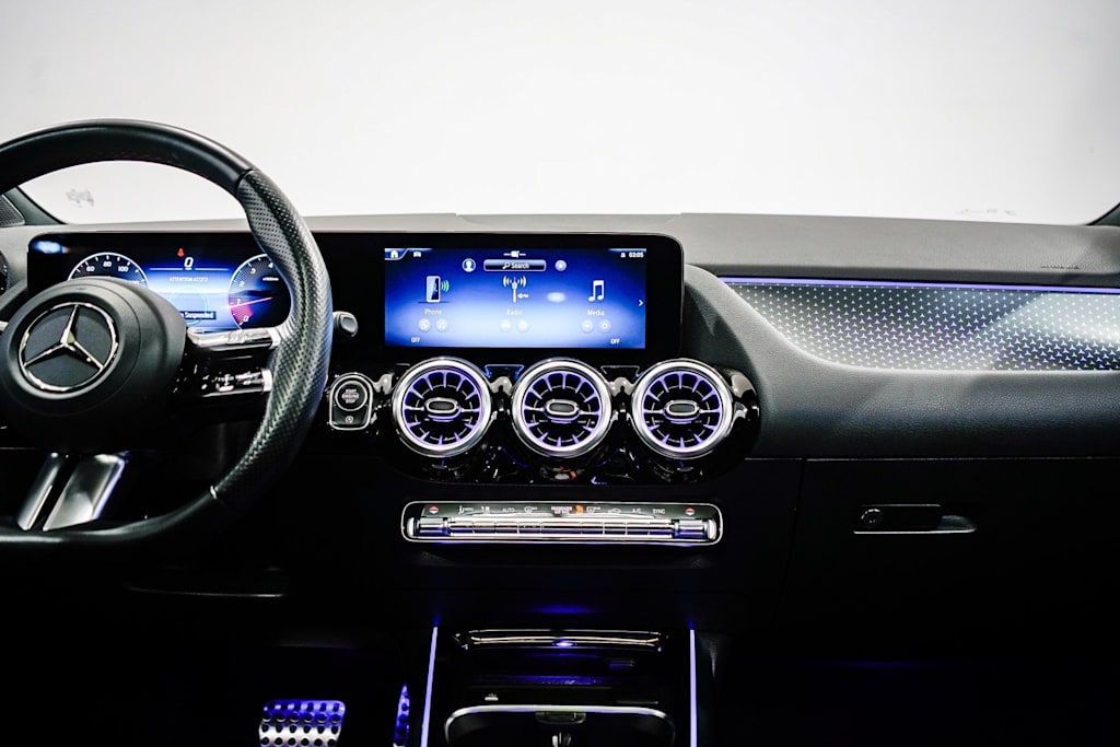 Thumbnail: 2025 Mercedes-Benz GLA - 9