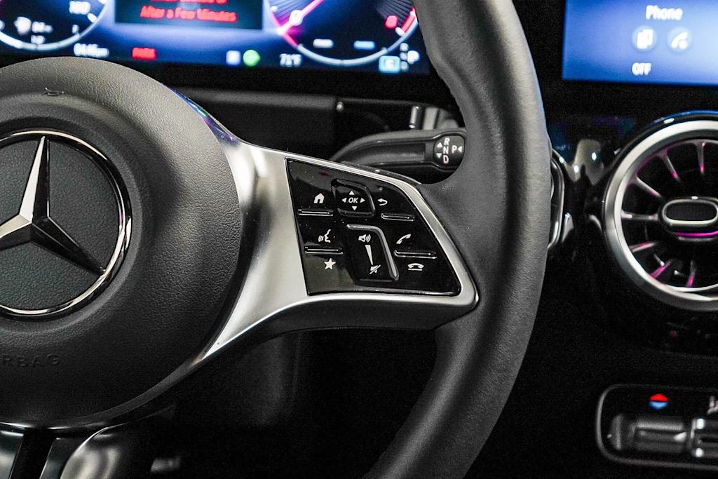 Thumbnail: 2025 Mercedes-Benz GLA - 22