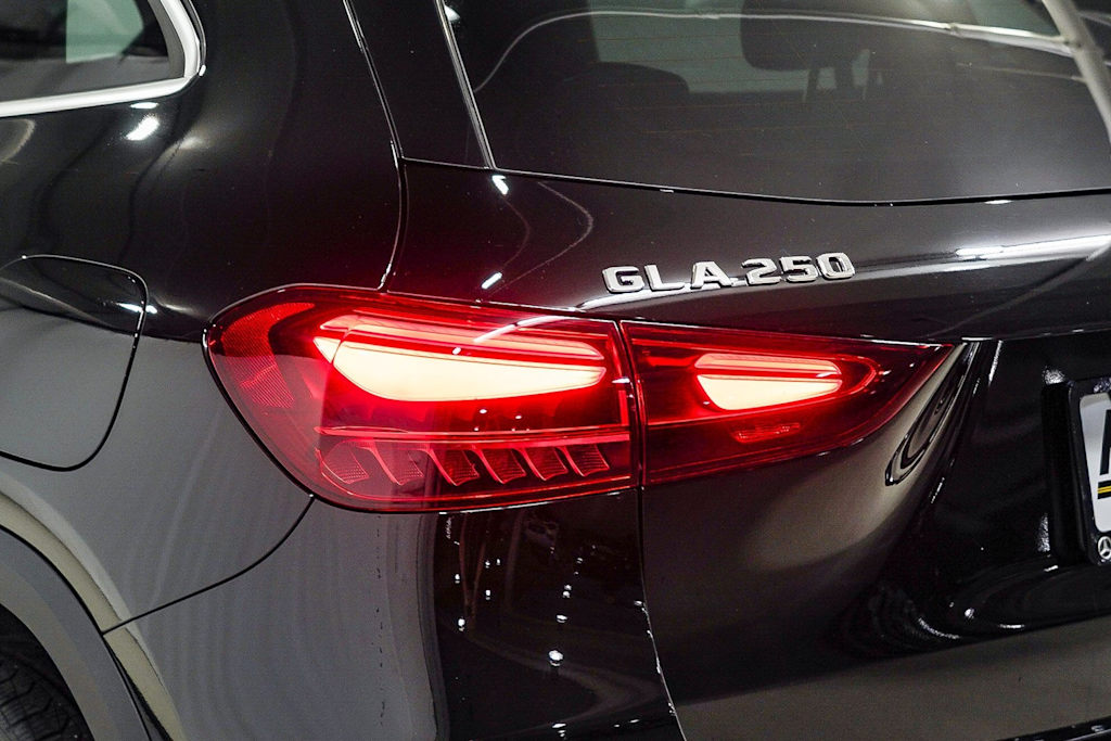 Thumbnail: 2025 Mercedes-Benz GLA - 17