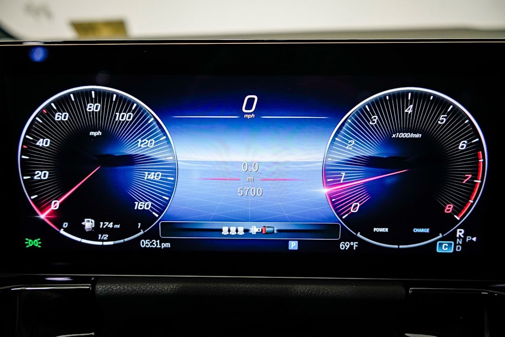 2025 Mercedes-Benz GLA 250 25
