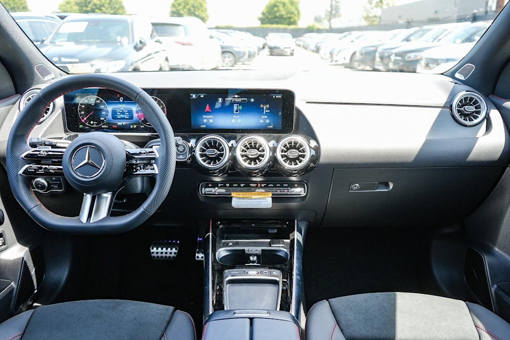 Thumbnail: 2025 Mercedes-Benz GLA - 2