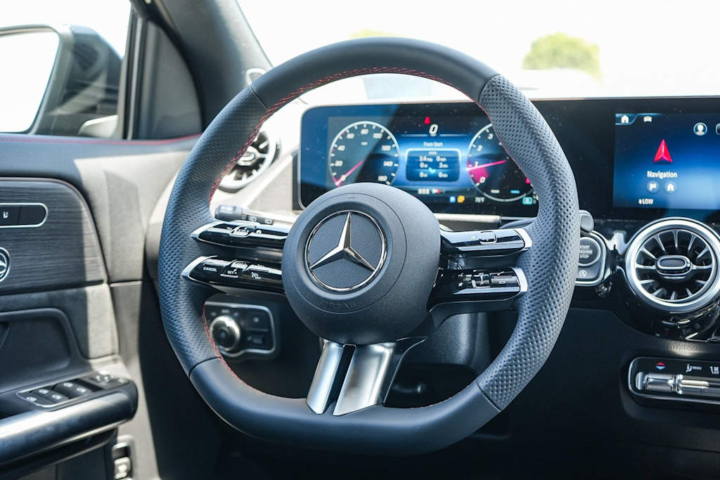 Thumbnail: 2025 Mercedes-Benz GLA - 9