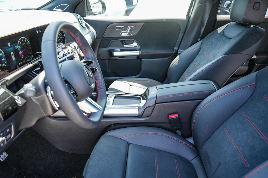 Thumbnail: 2025 Mercedes-Benz GLA - 11