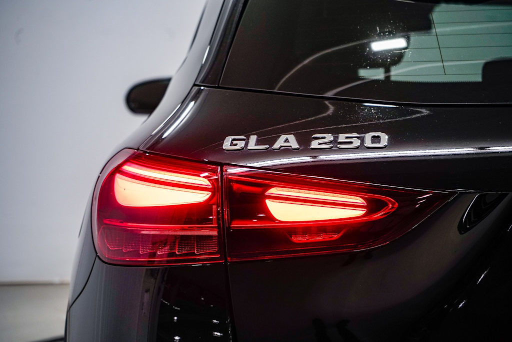 Thumbnail: 2025 Mercedes-Benz GLA - 21