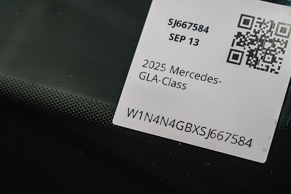 Thumbnail: 2025 Mercedes-Benz GLA - 16