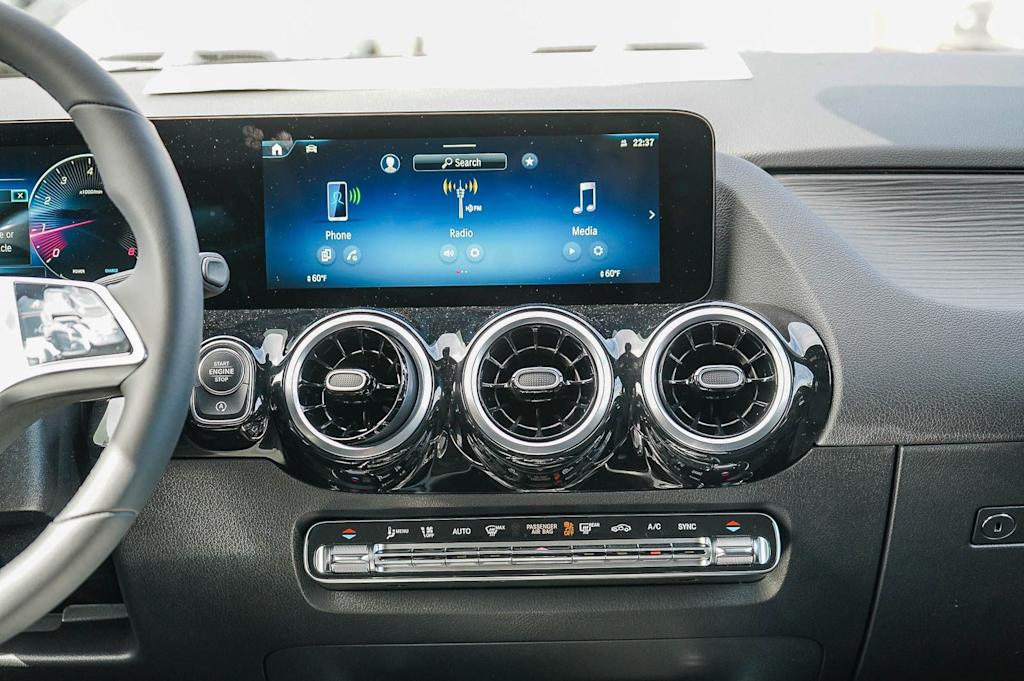 Thumbnail: 2026 Mercedes-Benz GLA - 13