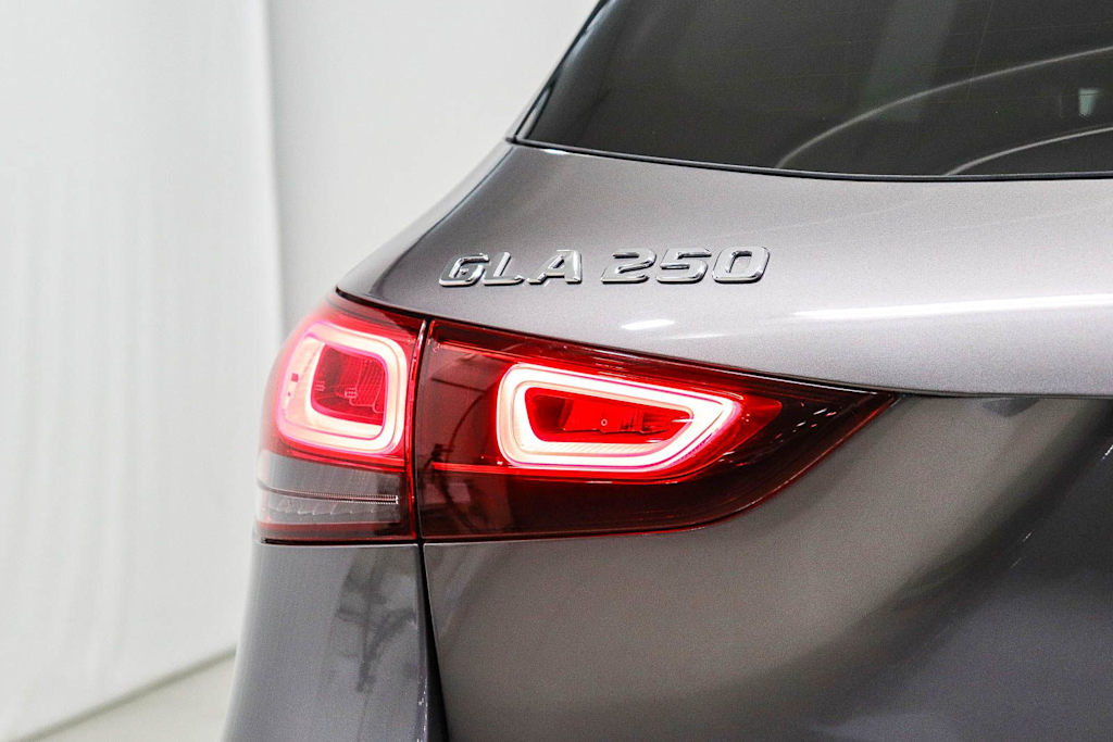 Thumbnail: 2022 Mercedes-Benz GLA - 6