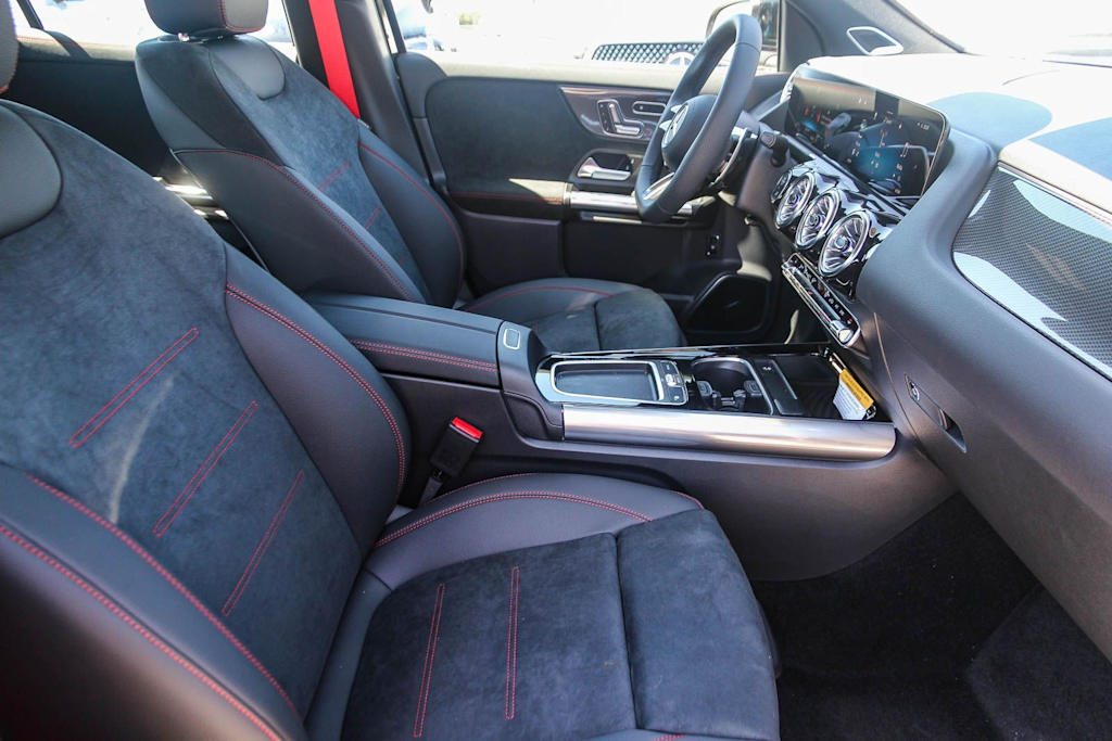 Thumbnail: 2026 Mercedes-Benz GLA - 10
