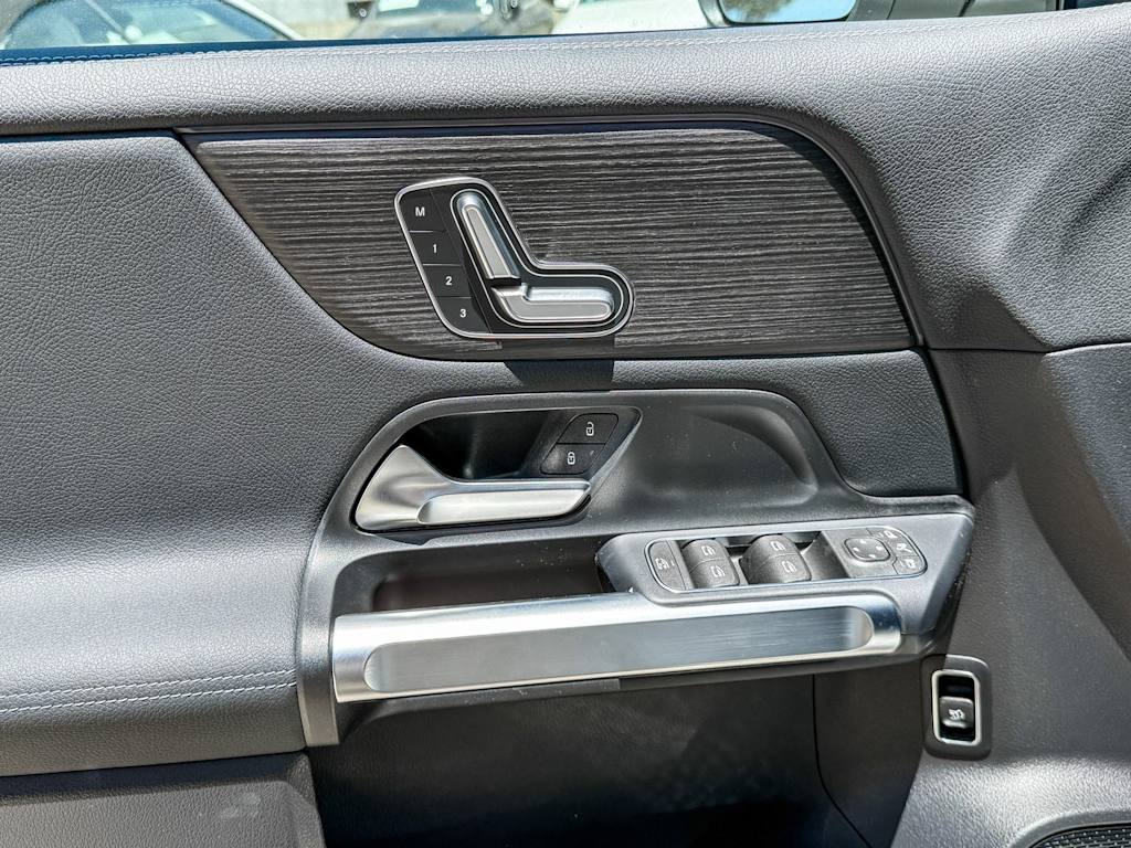 Thumbnail: 2025 Mercedes-Benz EQB - 23