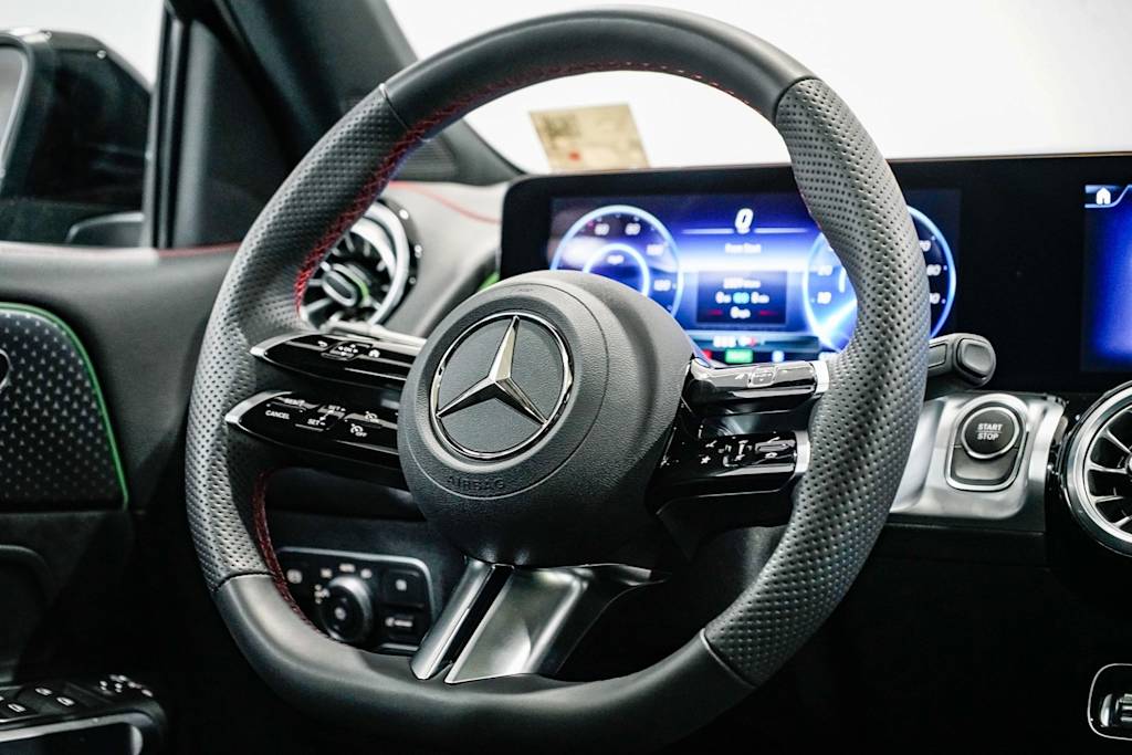 Thumbnail: 2024 Mercedes-Benz EQB - 11