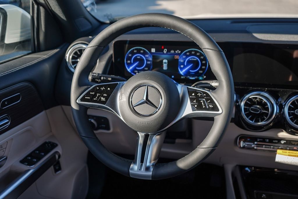 Thumbnail: 2025 Mercedes-Benz EQB - 12