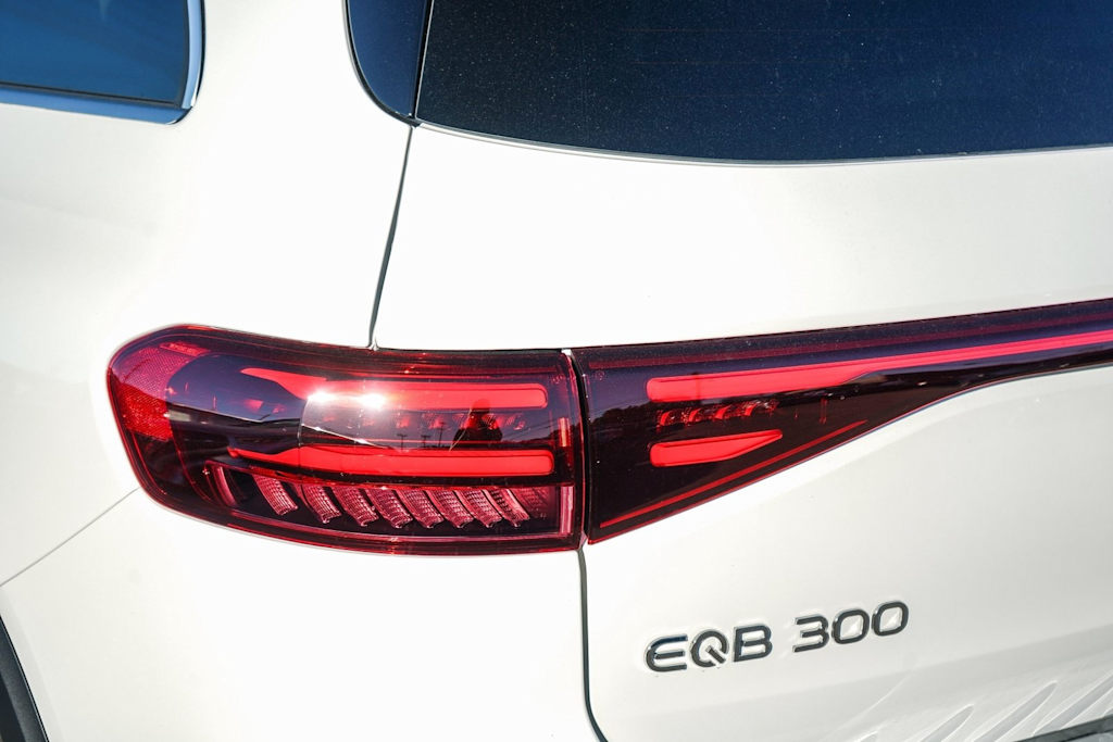 Thumbnail: 2025 Mercedes-Benz EQB - 17