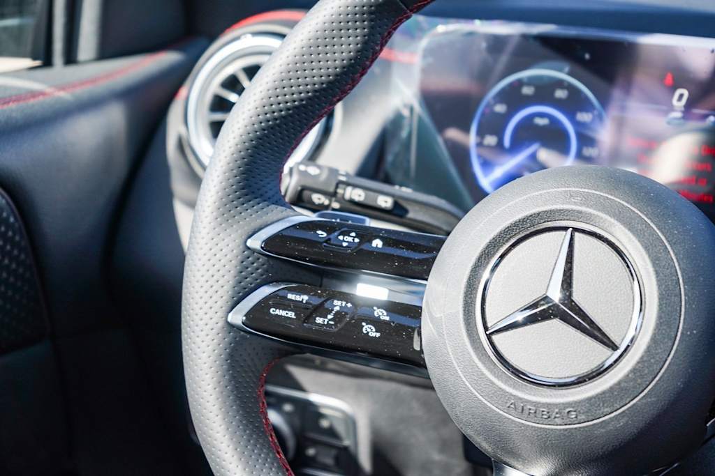 Thumbnail: 2024 Mercedes-Benz EQB - 14