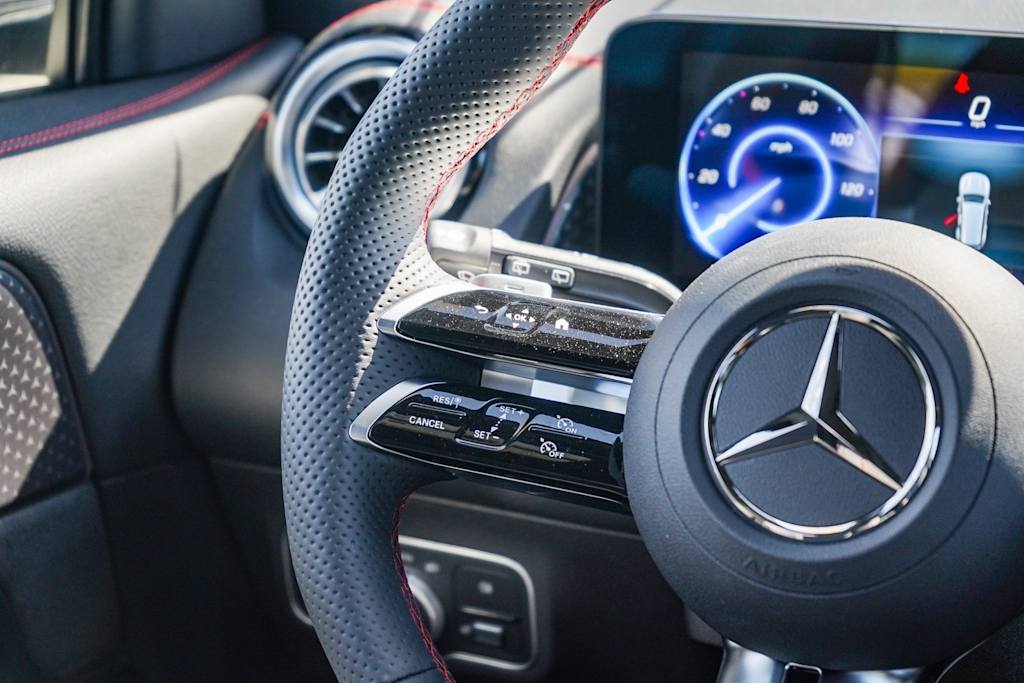 Thumbnail: 2024 Mercedes-Benz EQB - 20