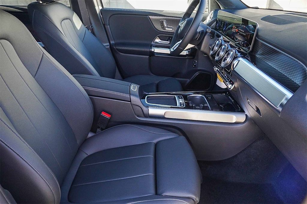 Thumbnail: 2025 Mercedes-Benz EQB - 10